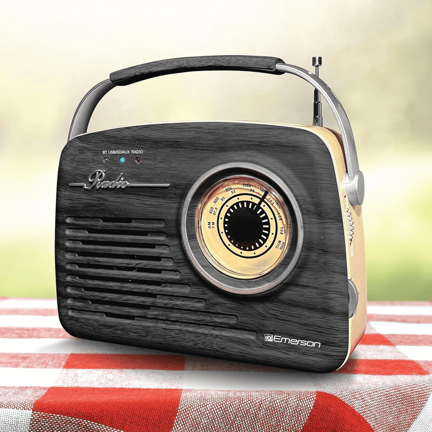 Emerson Portable Retro Radio with Built-In Rechargeable Battery and